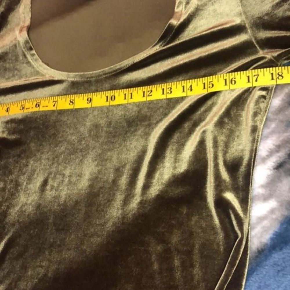 179. 5/$25 Vintage 90’s The Limited Velvet Top (M) - Picture 7 of 8